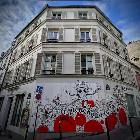 Fully Renovated In Montmartre