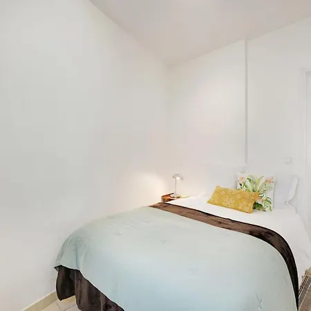Fully Renovated In Montmartre *
